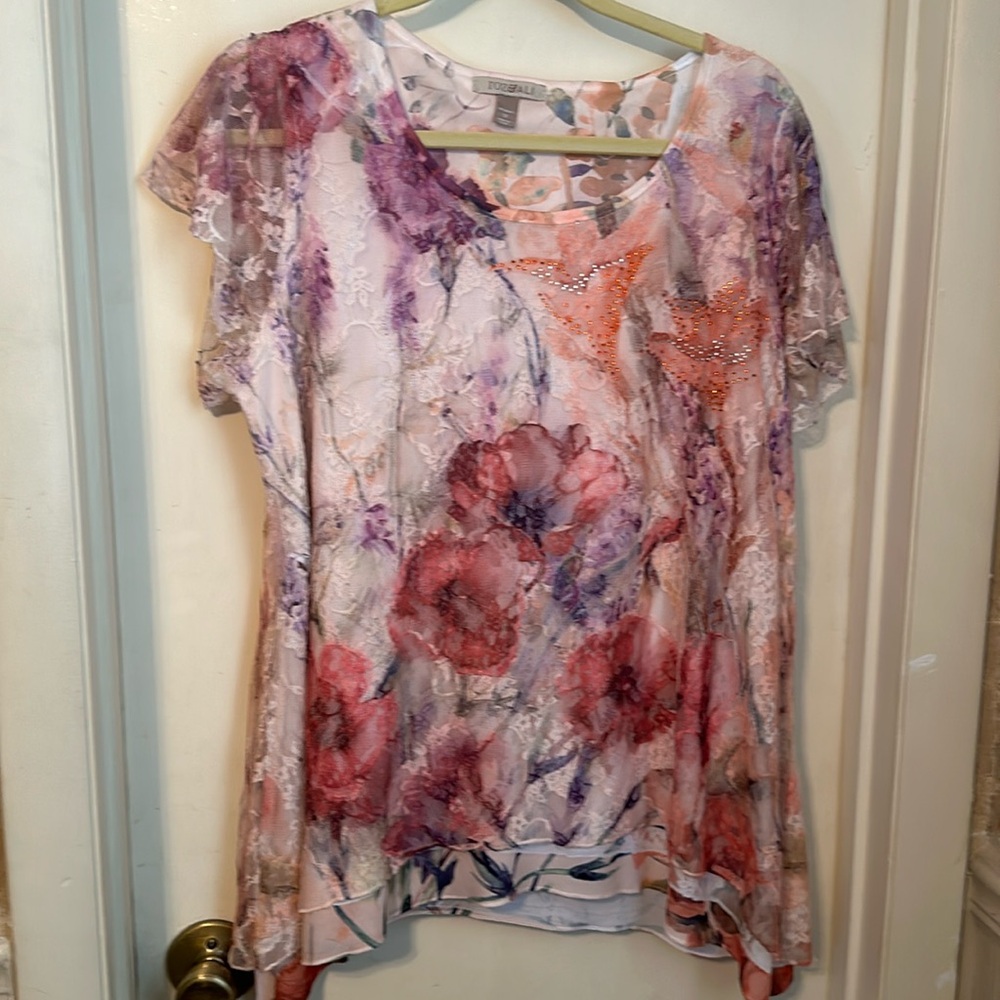 Roz & Ali Lace Overlay Top Size 1X NWOT